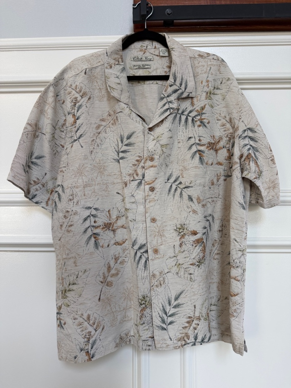 Batik Bay Beige Tropical Print Short-Sleeve Button-Down Shirt